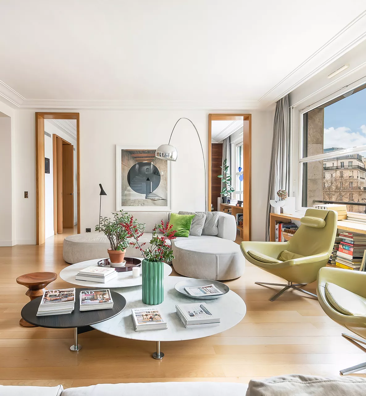 Photo of an exceptionally bright luxury apartment for sale in Paris