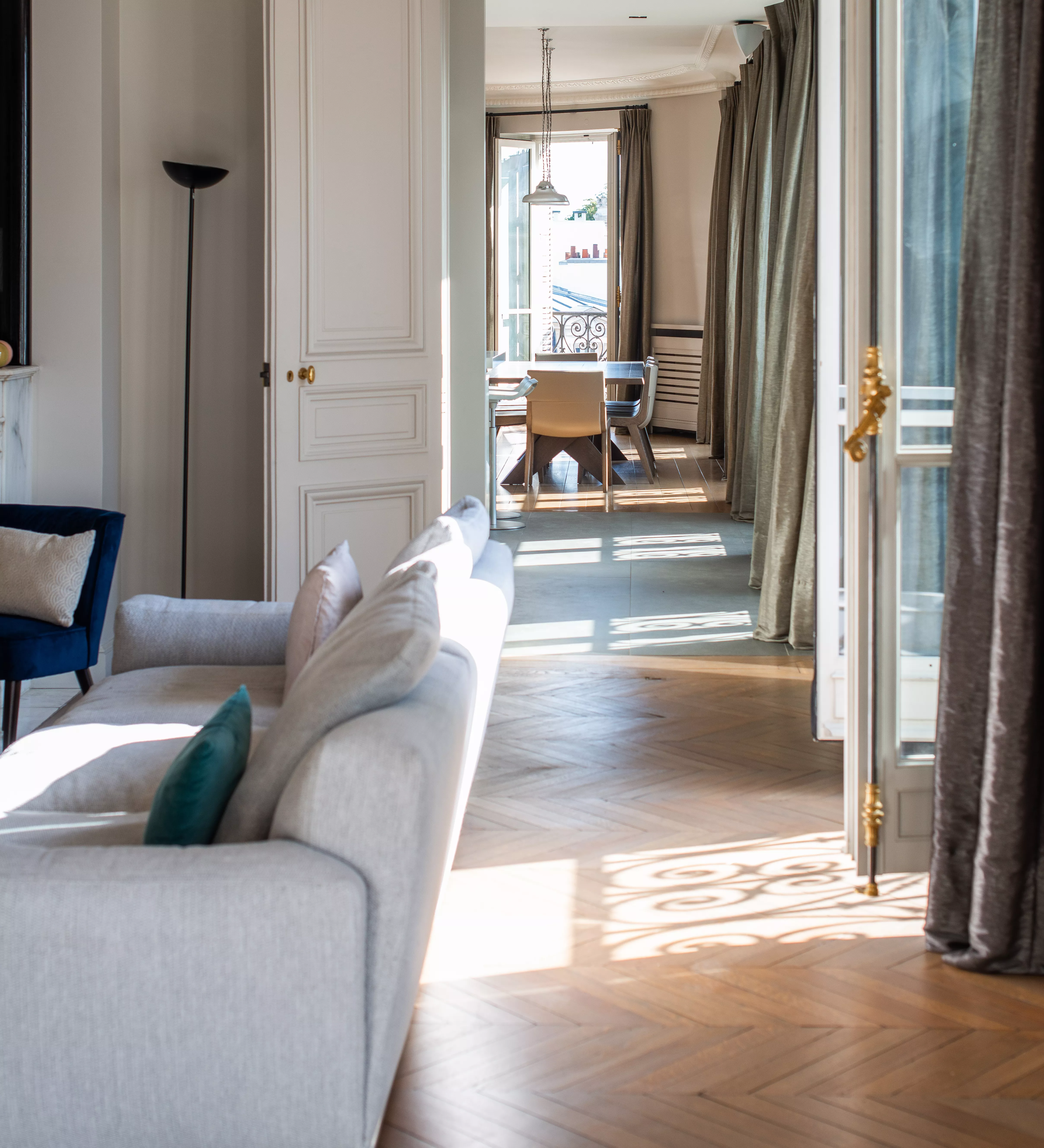 Ultra-luxurious living room of a Parisian apartment sold by Junot Fine Properties