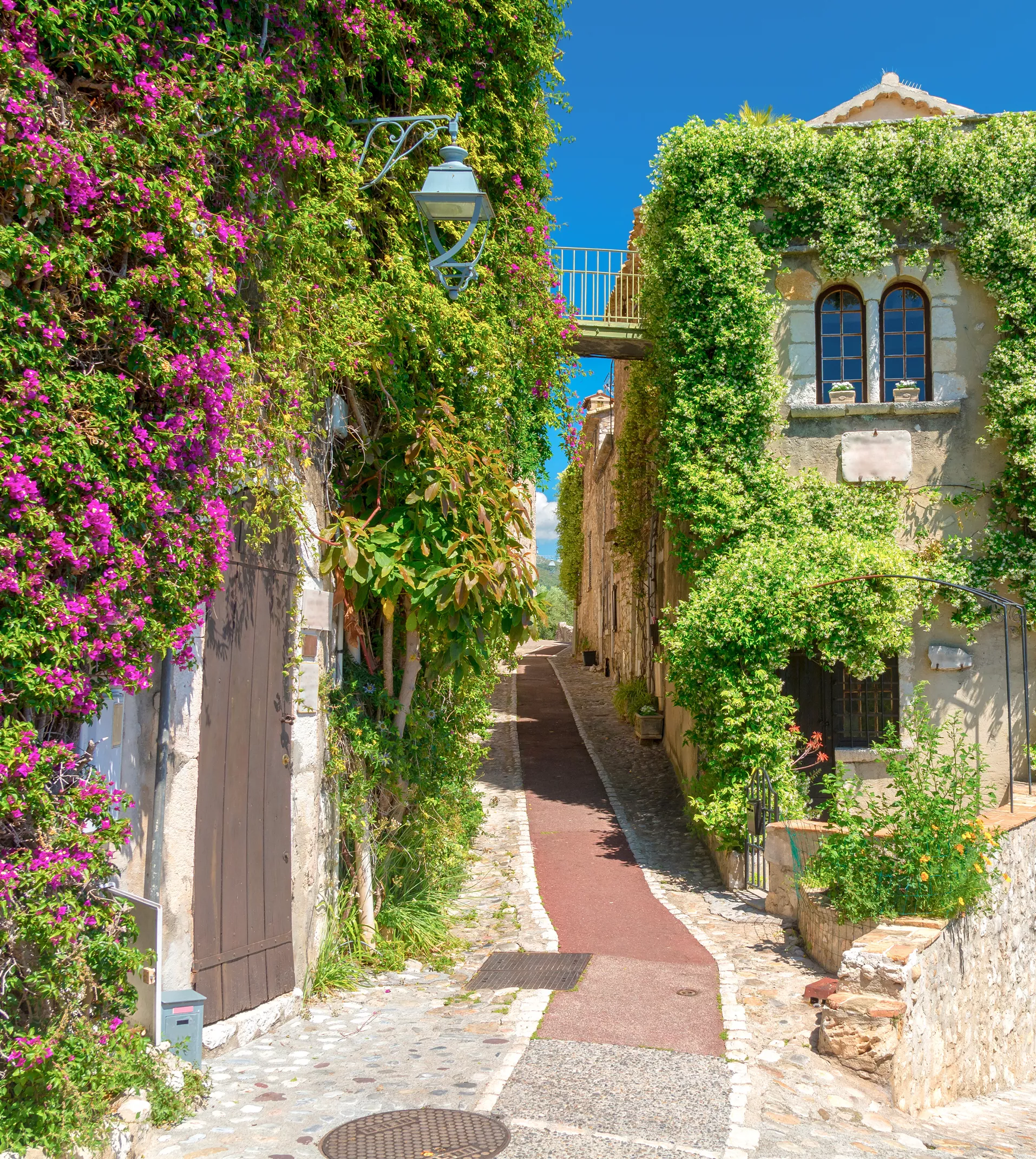 Façade of a luxury villa in Provence, France, sold by Junot Fine Properties