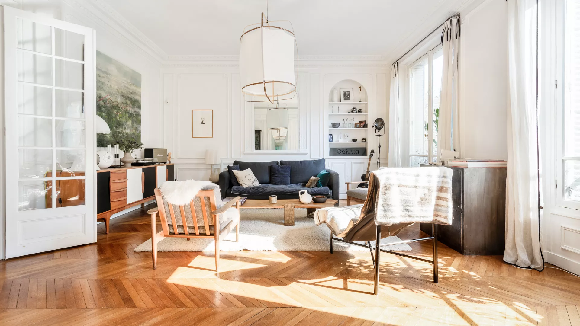 Haussmannian apartment in Paris with period moldings