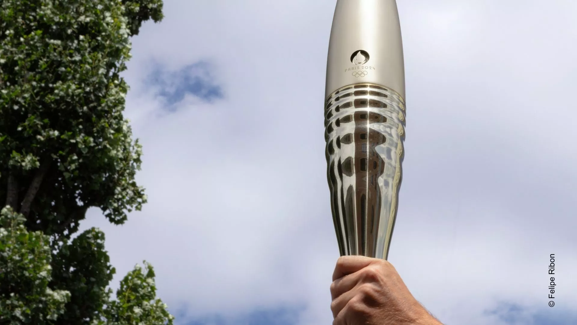 Photo of the flame of the Paris 2024 Olympic Games shaped by Mathieu Lehanneur